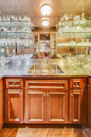 6500 Shady Lane, Burr Ridge, IL 60527