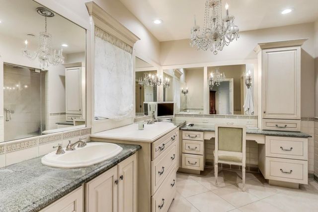 6500 Shady Lane, Burr Ridge, IL 60527