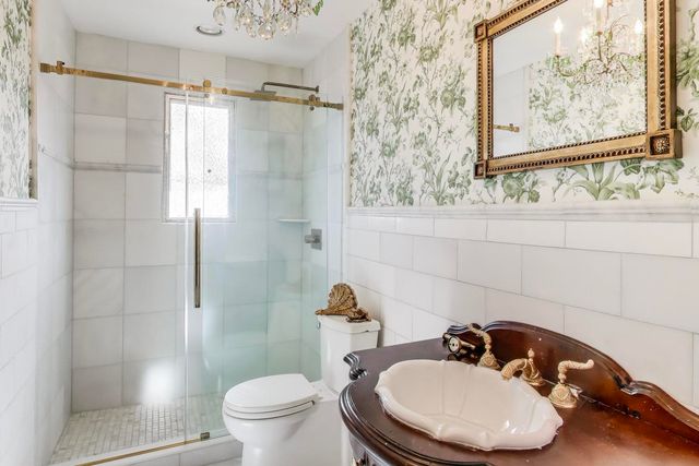 6500 Shady Lane, Burr Ridge, IL 60527