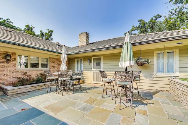 6500 Shady Lane, Burr Ridge, IL 60527