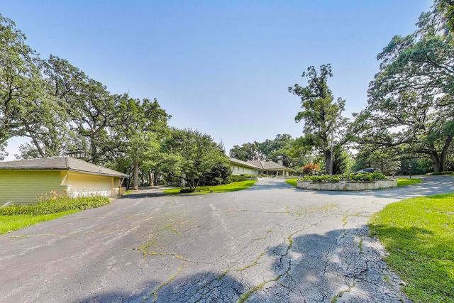 6500 Shady Lane, Burr Ridge, IL 60527