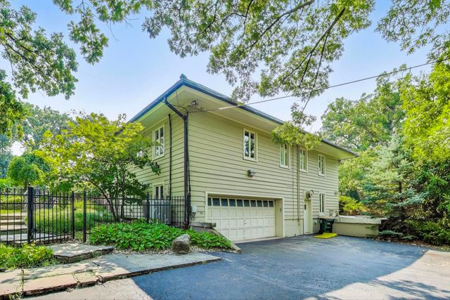 6500 Shady Lane, Burr Ridge, IL 60527