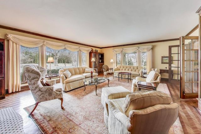 6500 Shady Lane, Burr Ridge, IL 60527