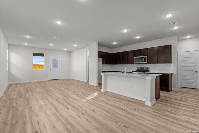 5530 Franklin Hills, Von Ormy, TX 78073