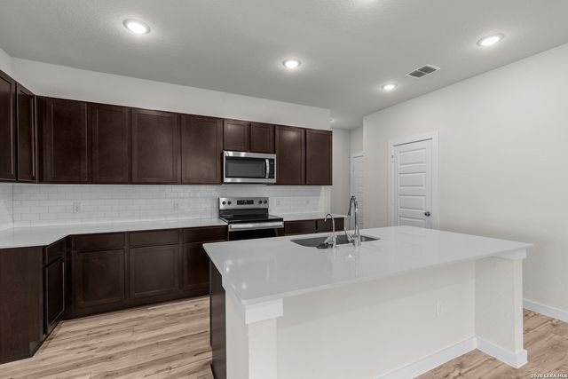 5530 Franklin Hills, Von Ormy, TX 78073