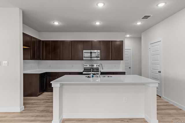 5530 Franklin Hills, Von Ormy, TX 78073