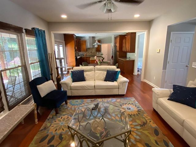 30 Sherryforth NW Drive, Marietta, GA 30062