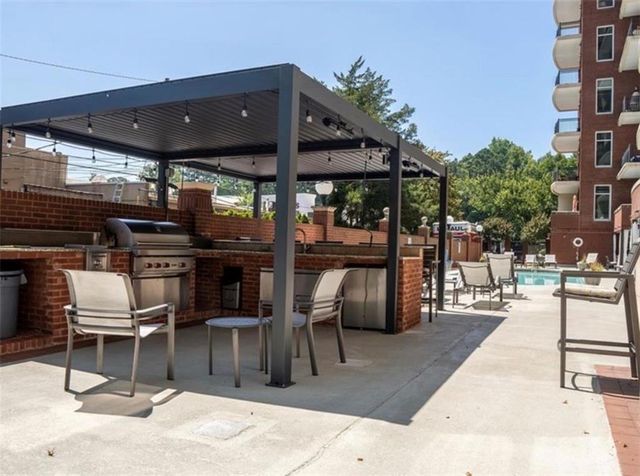 3820 Roswell NE Road 408, Atlanta, GA 30342