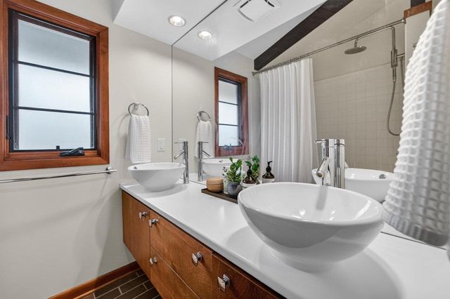 25 Shepard Terrace, Madison, WI 53705