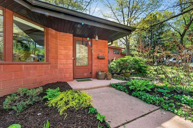 25 Shepard Terrace, Madison, WI 53705