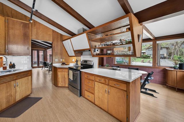 25 Shepard Terrace, Madison, WI 53705