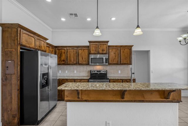 33 SW Bradford Ln, Lawton, OK 73505