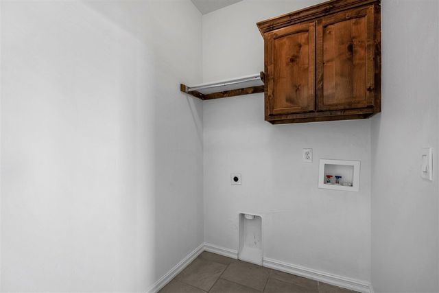 33 SW Bradford Ln, Lawton, OK 73505