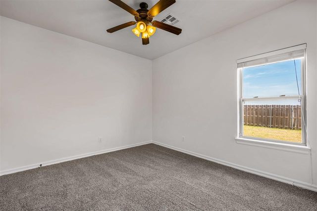 33 SW Bradford Ln, Lawton, OK 73505