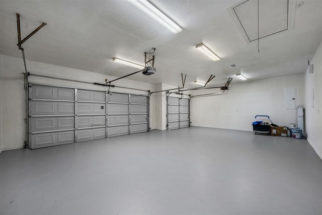 33 SW Bradford Ln, Lawton, OK 73505