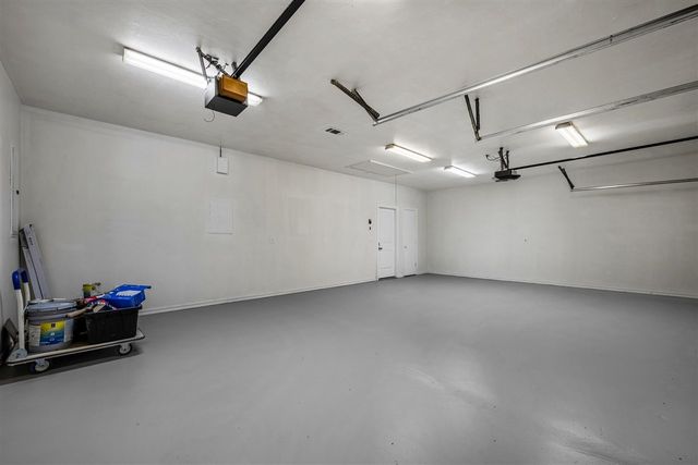 33 SW Bradford Ln, Lawton, OK 73505