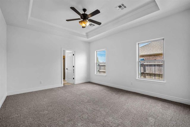 33 SW Bradford Ln, Lawton, OK 73505