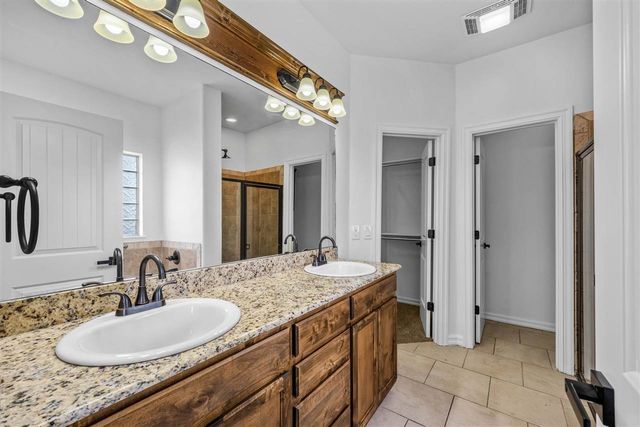 33 SW Bradford Ln, Lawton, OK 73505