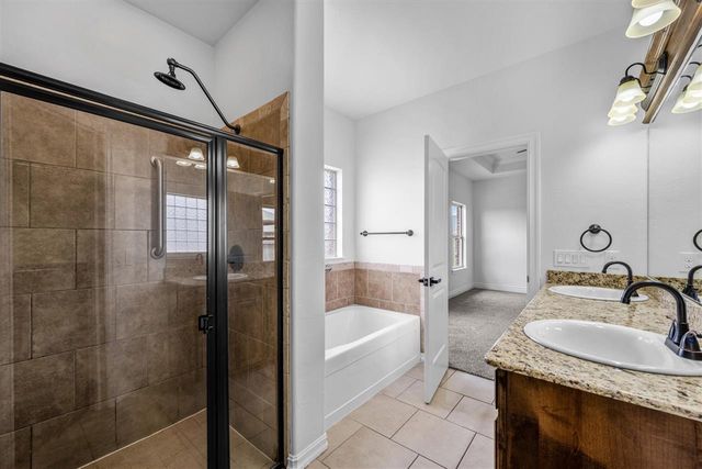 33 SW Bradford Ln, Lawton, OK 73505