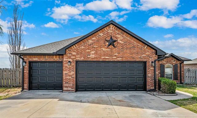 33 SW Bradford Ln, Lawton, OK 73505