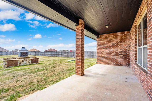 33 SW Bradford Ln, Lawton, OK 73505