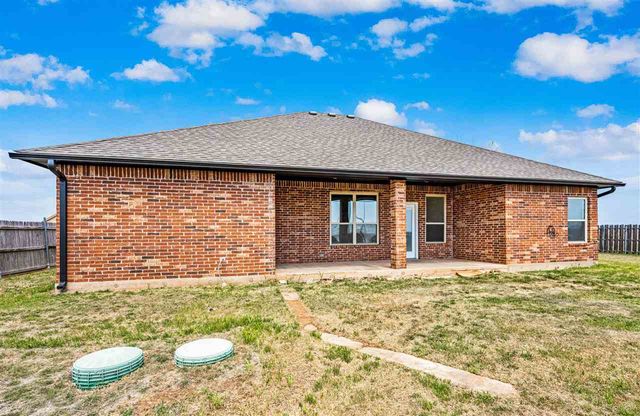 33 SW Bradford Ln, Lawton, OK 73505