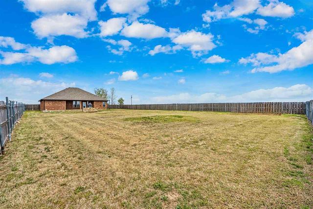 33 SW Bradford Ln, Lawton, OK 73505