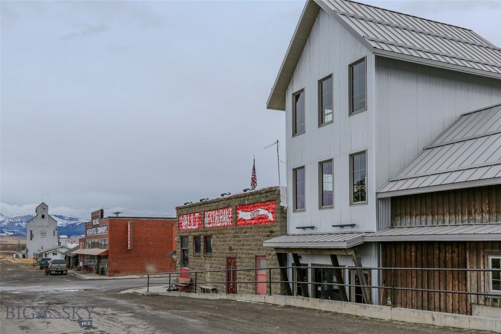 102 Elliot S, Wilsall, MT 59086 photo 4