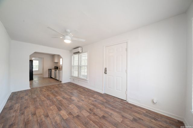 971 Chalmers Ave, San Antonio, TX 78211