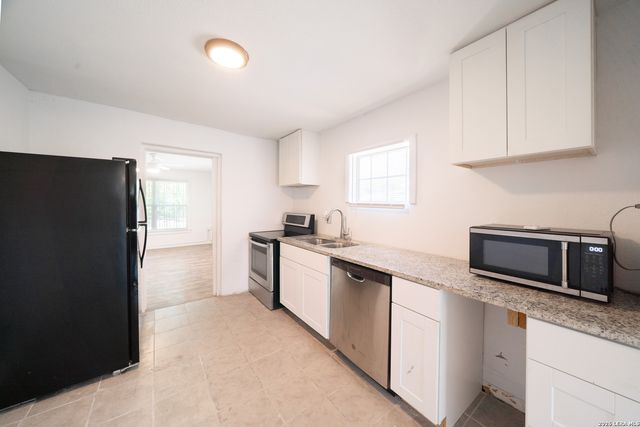 971 Chalmers Ave, San Antonio, TX 78211