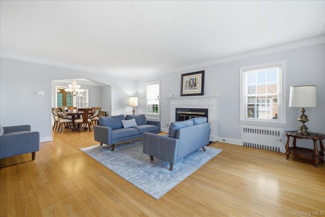 108 Muirfield Road, Rockville Centre, NY 11570