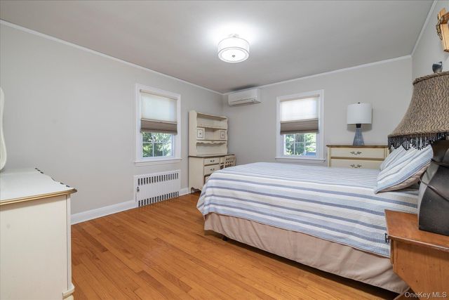 108 Muirfield Road, Rockville Centre, NY 11570