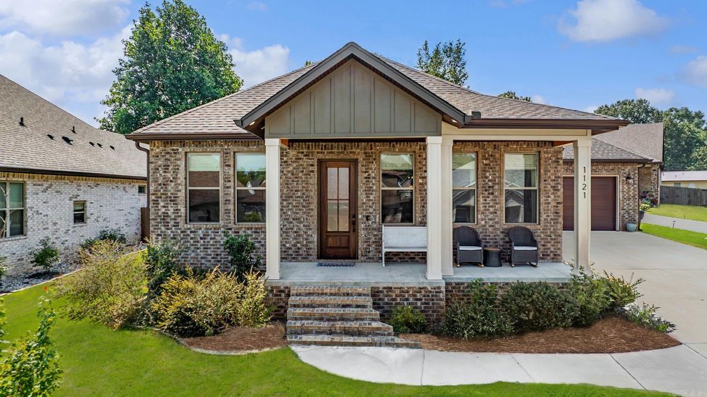 1121 Essex Drive, Benton, AR 72019