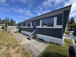 67624 SPINREEL Rd 8, North Bend, OR 97459
