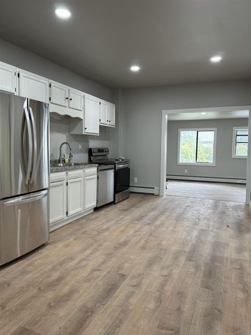 10 Sheldon Place, Rutland City, VT 05701