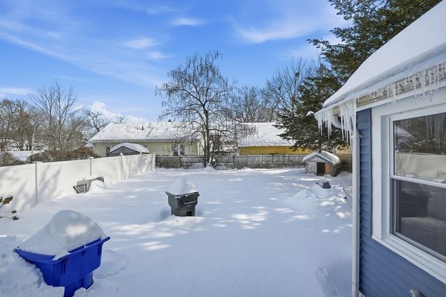 87 Fenwick Street, Springfield, MA 01109