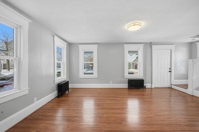 87 Fenwick Street, Springfield, MA 01109