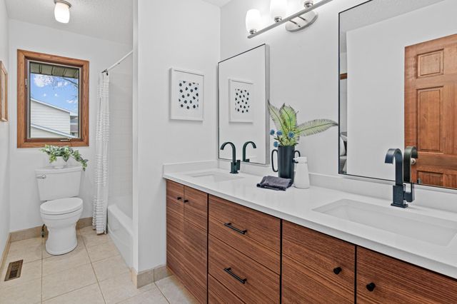 4359 Chowen Avenue N, Robbinsdale, MN 55422