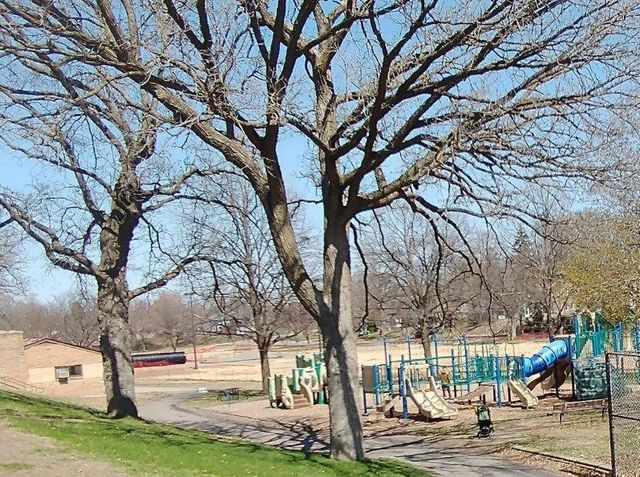 4359 Chowen Avenue N, Robbinsdale, MN 55422