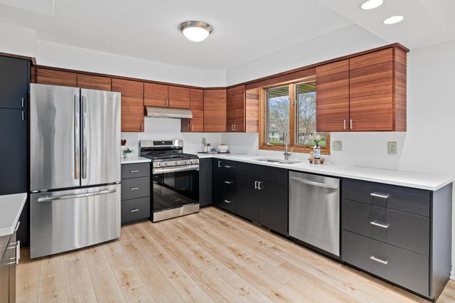 4359 Chowen Avenue N, Robbinsdale, MN 55422