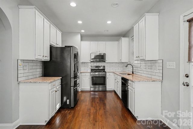 1926 Dunhill Drive, Charlotte, NC 28205