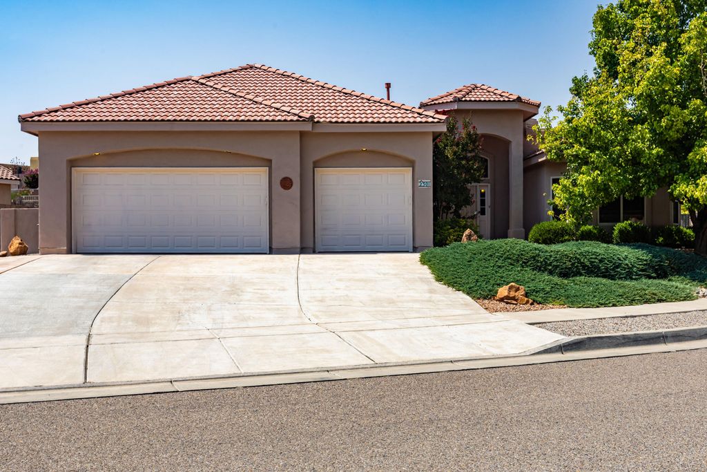 2301 Arroyo Falls Street NW, Albuquerque, NM 87120