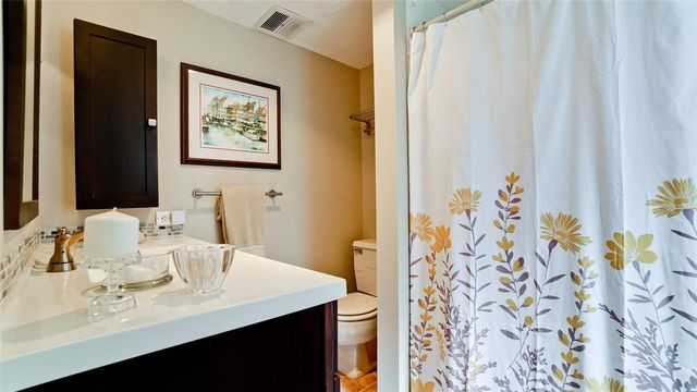 1400 1ST AVENUE W 206, Bradenton, FL 34205