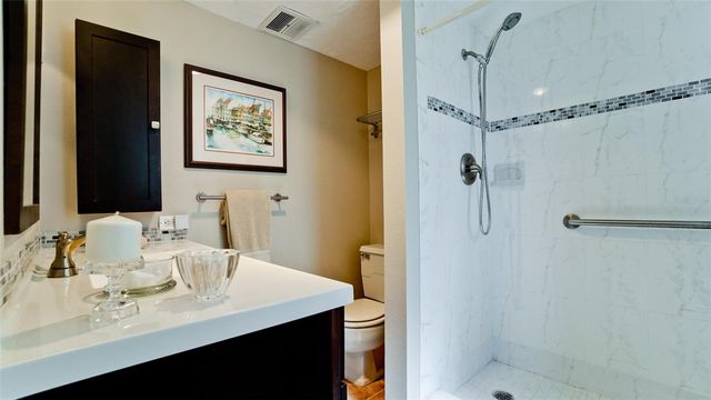 1400 1ST AVENUE W 206, Bradenton, FL 34205