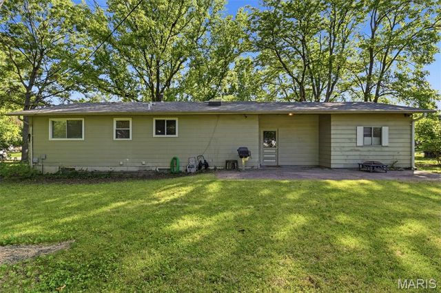 1901 Croftdale Drive, Florissant, MO 63031