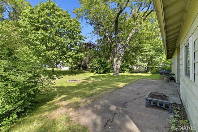 1901 Croftdale Drive, Florissant, MO 63031