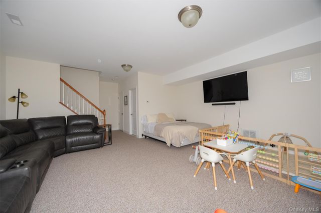320 Hudson View Terrace, Hyde Park, NY 12538