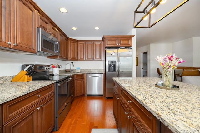 320 Hudson View Terrace, Hyde Park, NY 12538