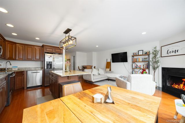 320 Hudson View Terrace, Hyde Park, NY 12538
