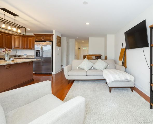 320 Hudson View Terrace, Hyde Park, NY 12538